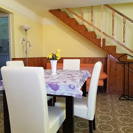 Miki Vendeghaz 2 Apartmán Hajdúszoboszló